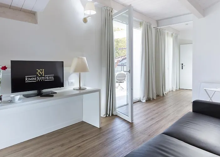 فندق Rimini Suite فندق 4*