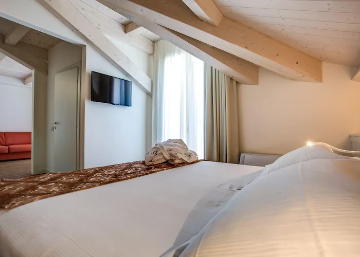 فندق Rimini Suite 4*