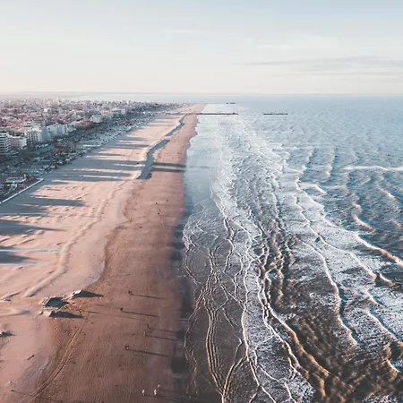 里米尼套房酒店 4*